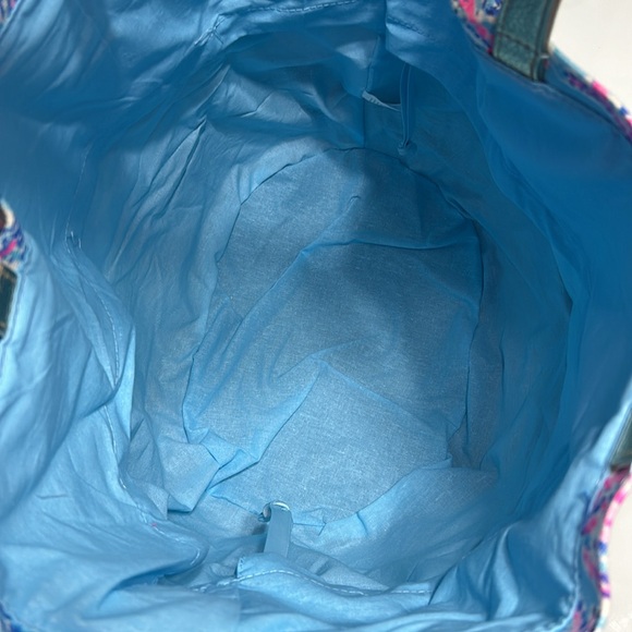 Beautiful Lilly Pulitzer tote bag and wicker case - Picture 5 of 7